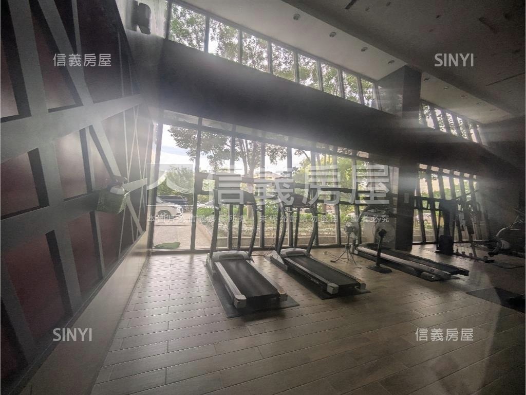 嶺東極美裝潢兩房大平車房屋室內格局與周邊環境