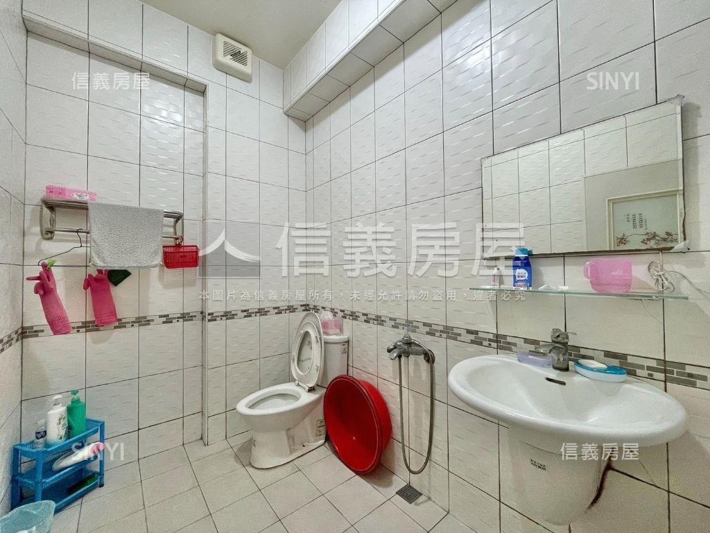 小港正路屋況優美採光透天房屋室內格局與周邊環境