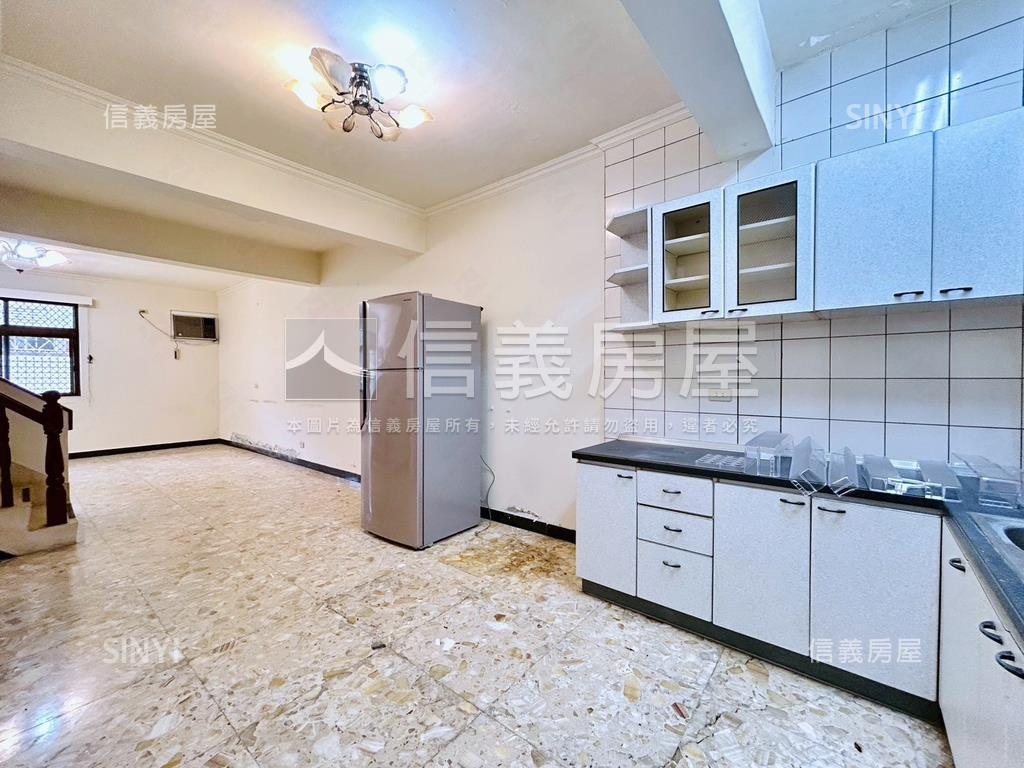 專任崇德角間孝親透天房屋室內格局與周邊環境