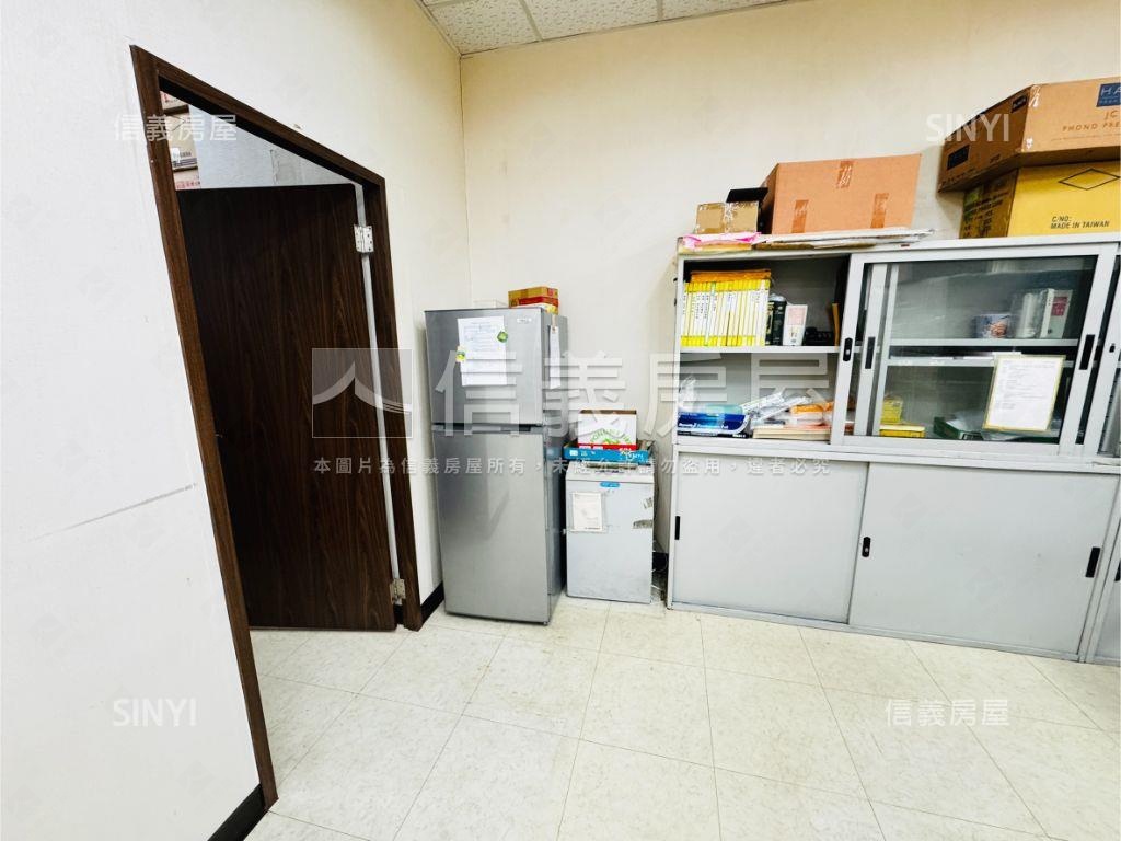 店長主推華固精鷹內科辦公房屋室內格局與周邊環境