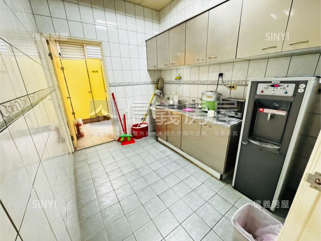 店長主推華固精鷹內科辦公房屋室內格局與周邊環境