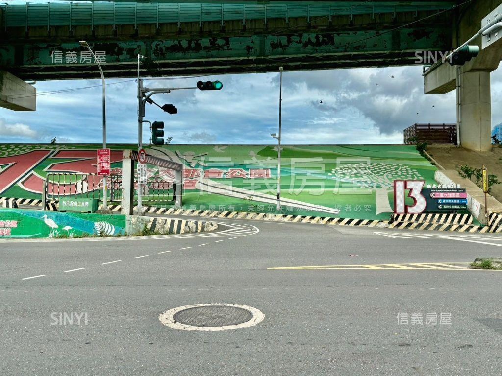 新濠漾紐約公園兩房車位房屋室內格局與周邊環境