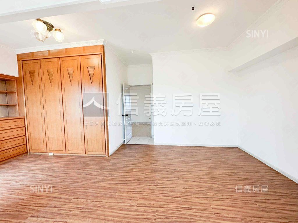 觀山觀海高樓景觀平車房屋室內格局與周邊環境