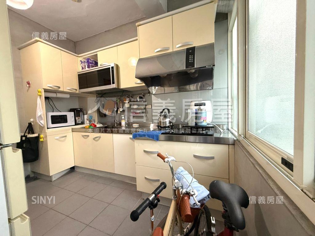 信義區忠孝東路◆邊間美寓房屋室內格局與周邊環境