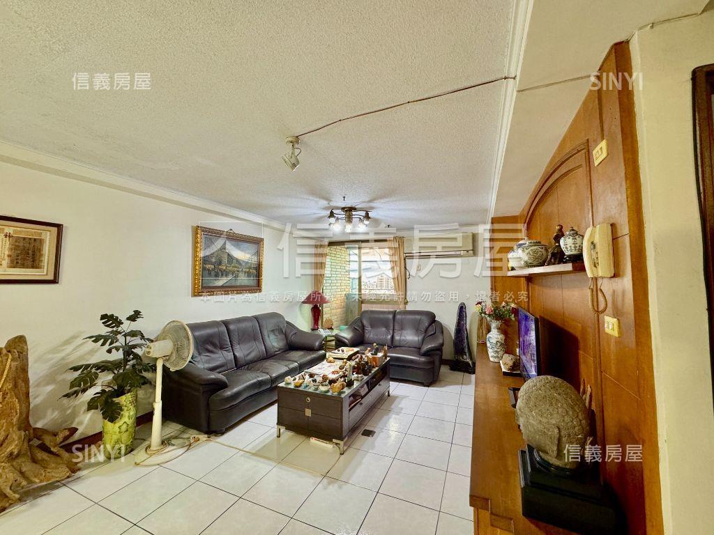 成大景觀電梯三房車位房屋室內格局與周邊環境