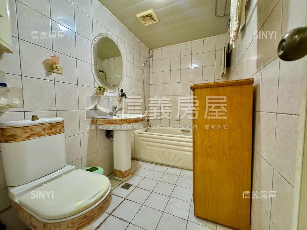 成大景觀電梯三房車位房屋室內格局與周邊環境