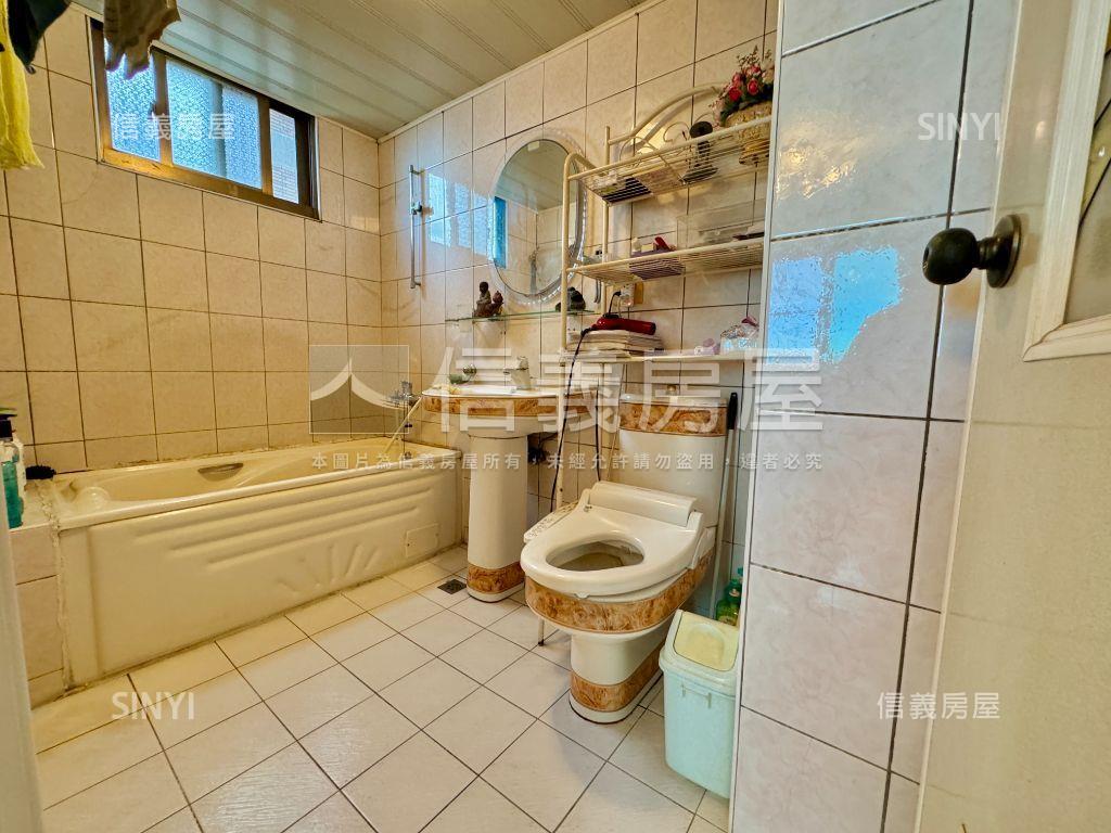 成大景觀電梯三房車位房屋室內格局與周邊環境