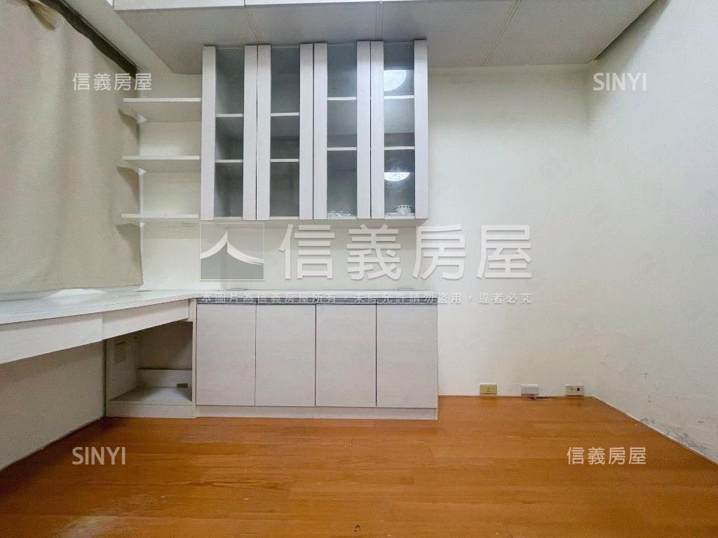 ⭐福德巴黎稀有一樓美屋⭐房屋室內格局與周邊環境