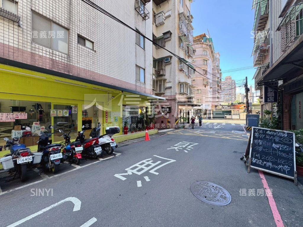 ⭐福德巴黎稀有一樓美屋⭐房屋室內格局與周邊環境