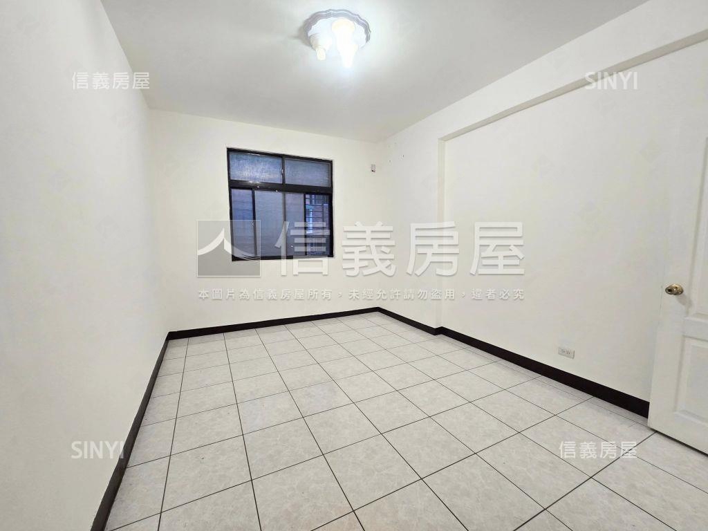 公園旁方正三樓房屋室內格局與周邊環境