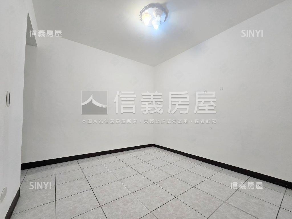 公園旁方正三樓房屋室內格局與周邊環境