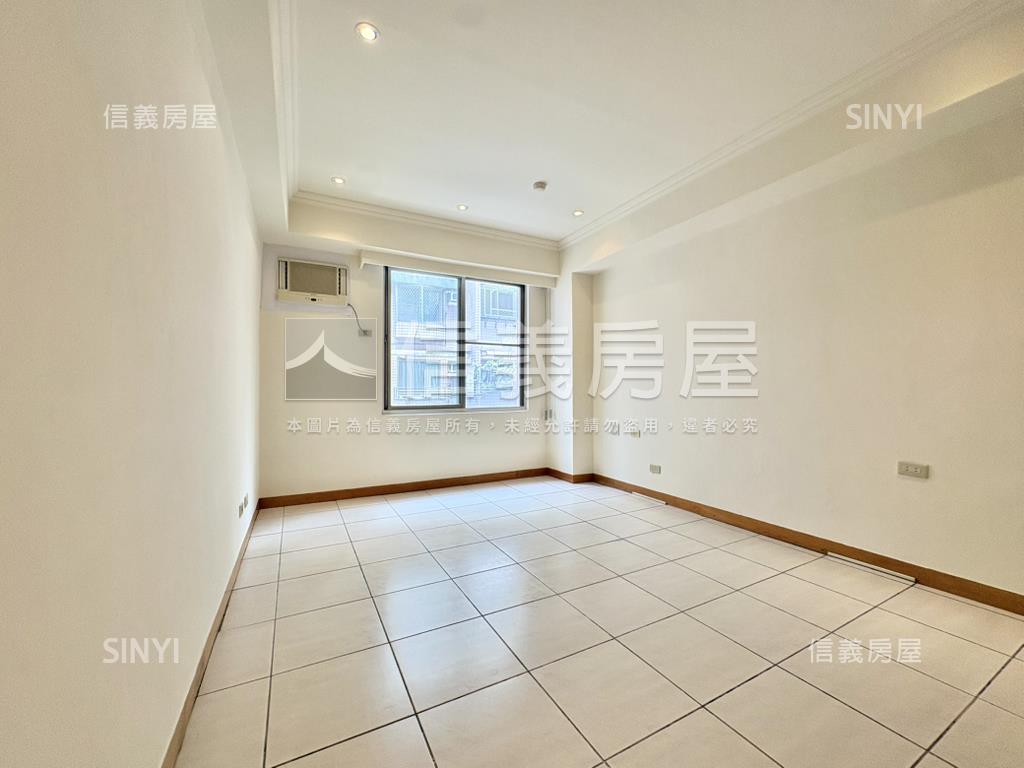近捷運富園３＋１室車位房屋室內格局與周邊環境
