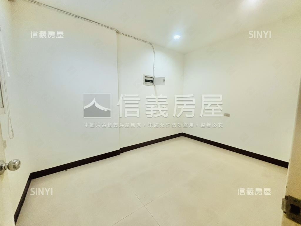 近板橋車站光正街一樓房屋室內格局與周邊環境