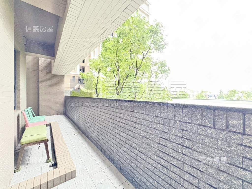 精銳闊２房平車－露台戶房屋室內格局與周邊環境