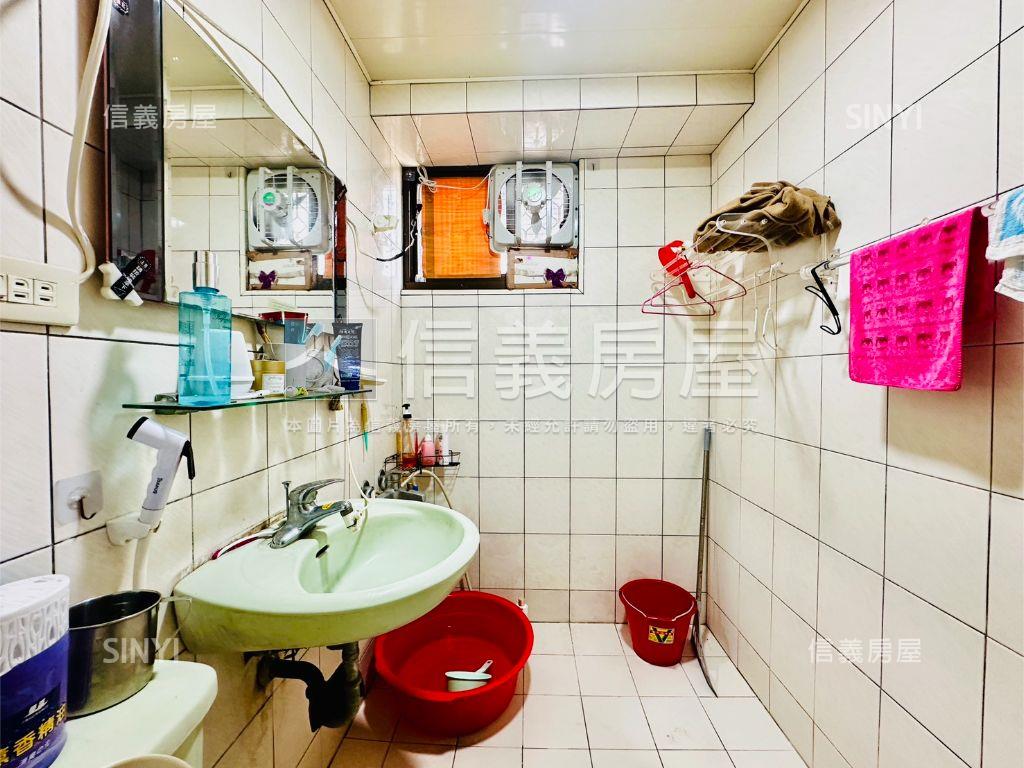 前鎮小資三房平車房屋室內格局與周邊環境