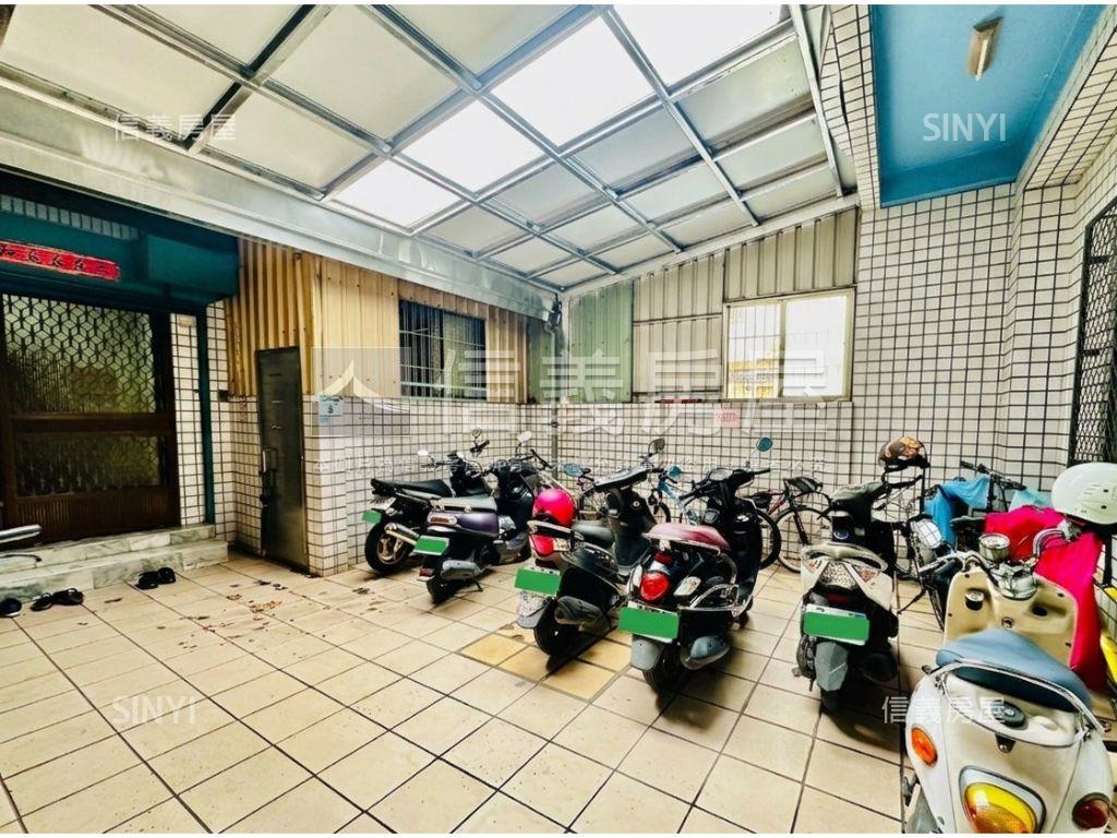 前鎮小資三房平車房屋室內格局與周邊環境