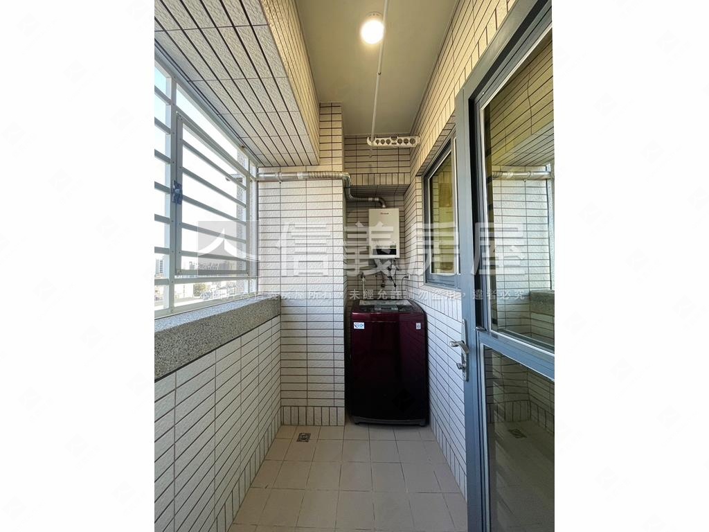 天際海景視野三房車位房屋室內格局與周邊環境