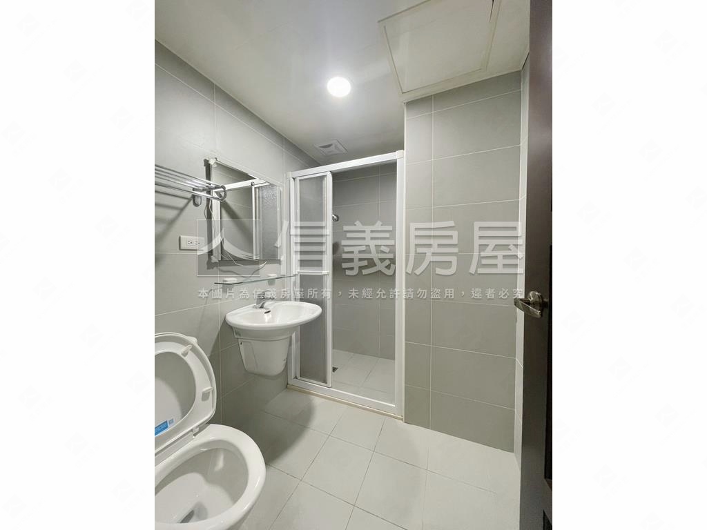 天際海景視野三房車位房屋室內格局與周邊環境