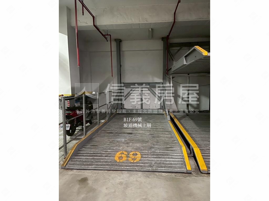 天際海景視野三房車位房屋室內格局與周邊環境