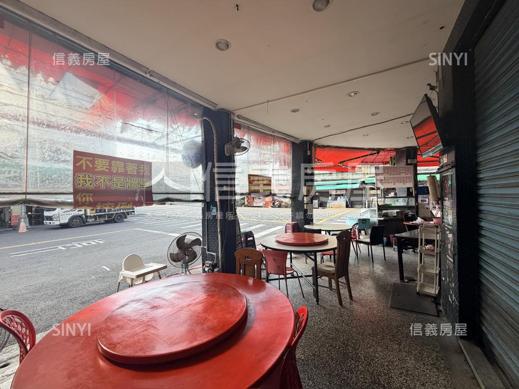 憲政路面寬角店房屋室內格局與周邊環境