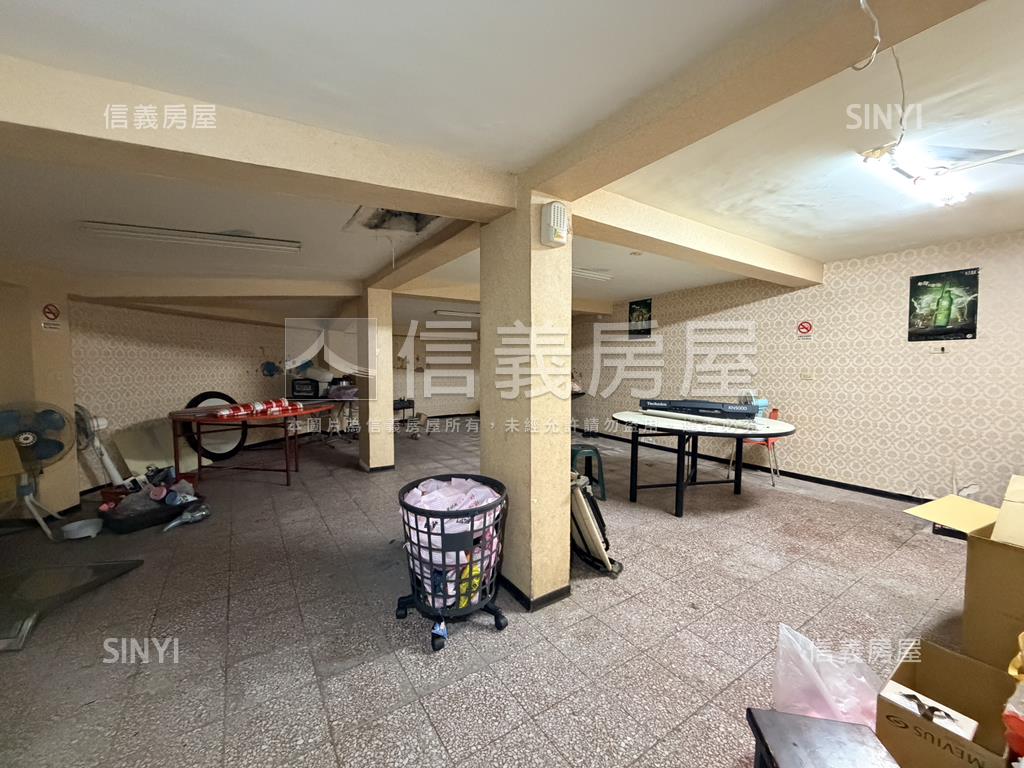 憲政路面寬角店房屋室內格局與周邊環境