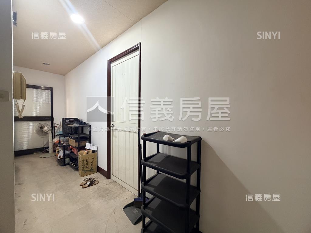 憲政路面寬角店房屋室內格局與周邊環境