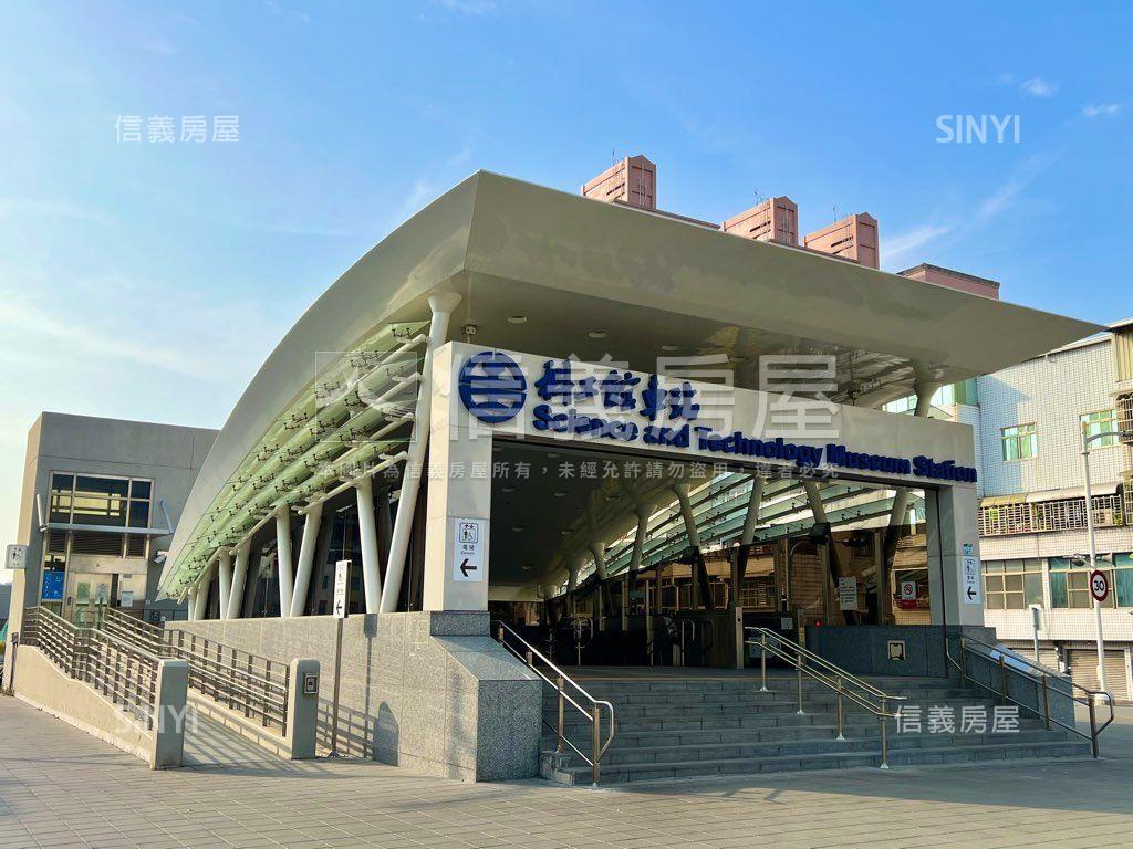 憲政路面寬角店房屋室內格局與周邊環境