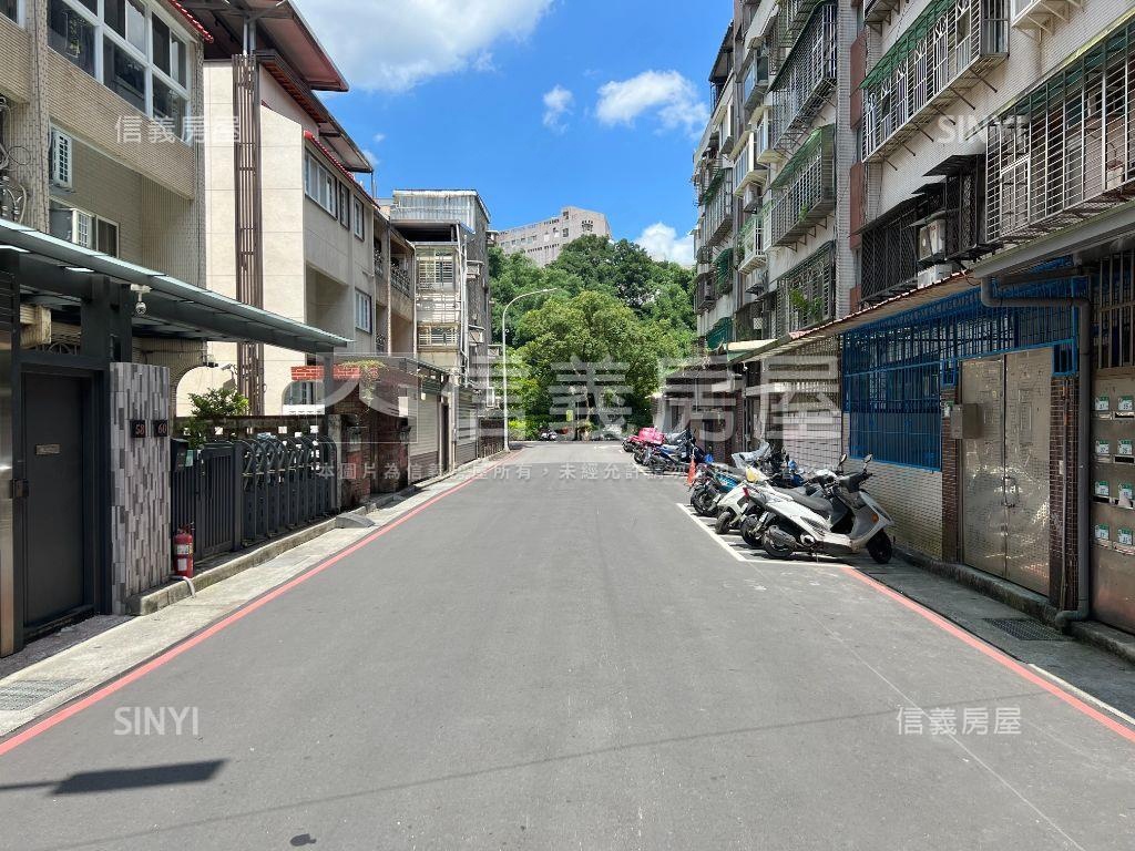 公園旁大棟距挑高１樓房屋室內格局與周邊環境