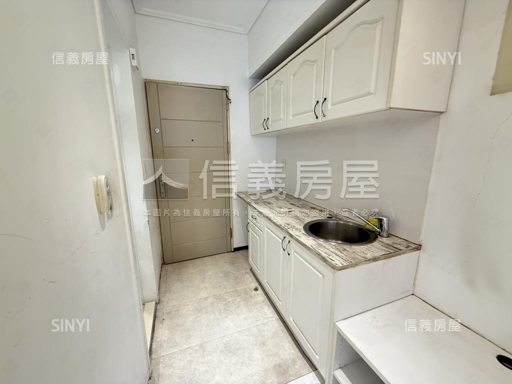 低總價信義安和捷運大樓房屋室內格局與周邊環境