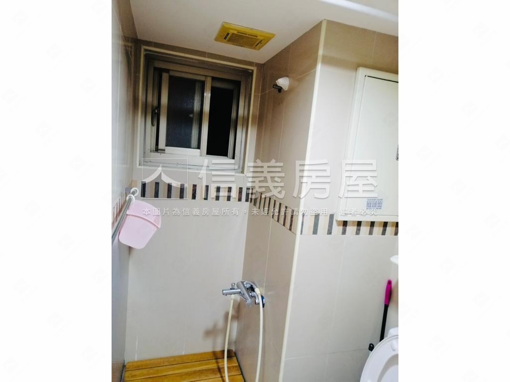 花漾邊間挑高美宅房屋室內格局與周邊環境