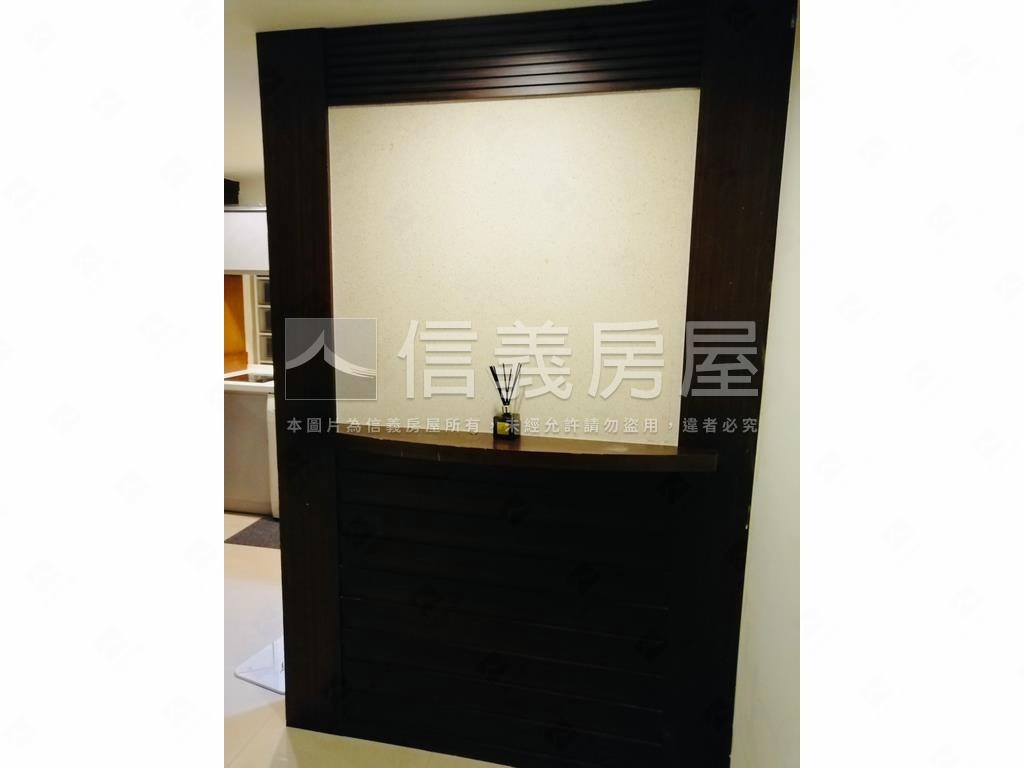 花漾邊間挑高美宅房屋室內格局與周邊環境