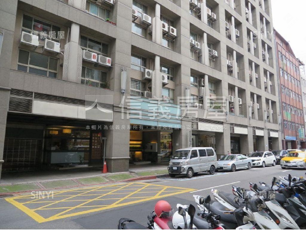 花漾邊間挑高美宅房屋室內格局與周邊環境