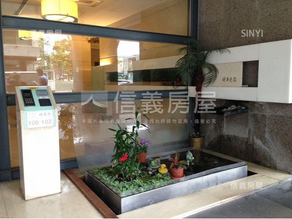 花漾邊間挑高美宅房屋室內格局與周邊環境