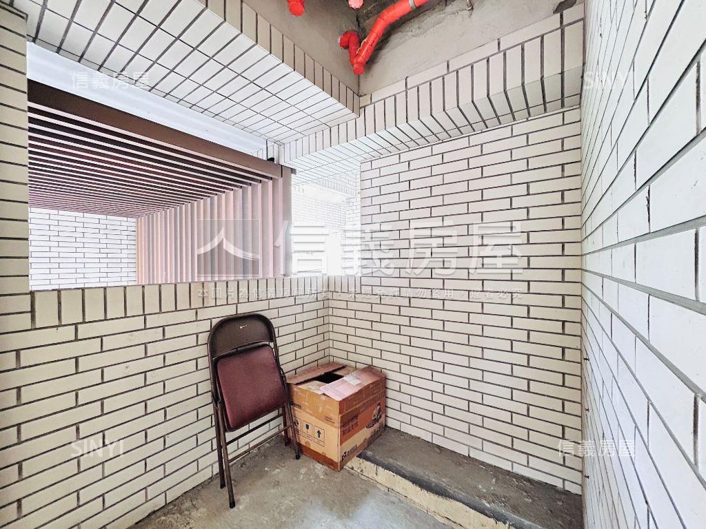 春日路優質大面寬店面房屋室內格局與周邊環境