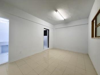 近青年公園小資二房三樓