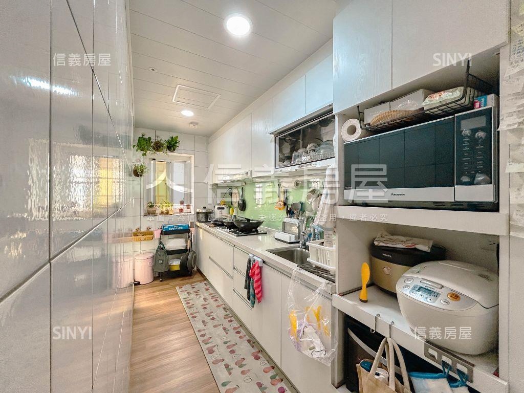 木質輕奢．高樓景三房房屋室內格局與周邊環境