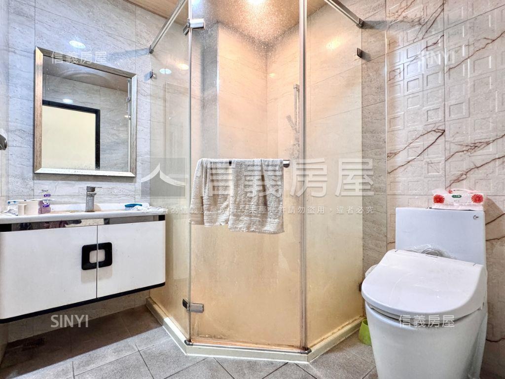 近公園正路雙車美透房屋室內格局與周邊環境