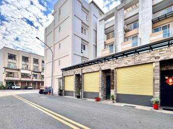 近公園正路雙車美透