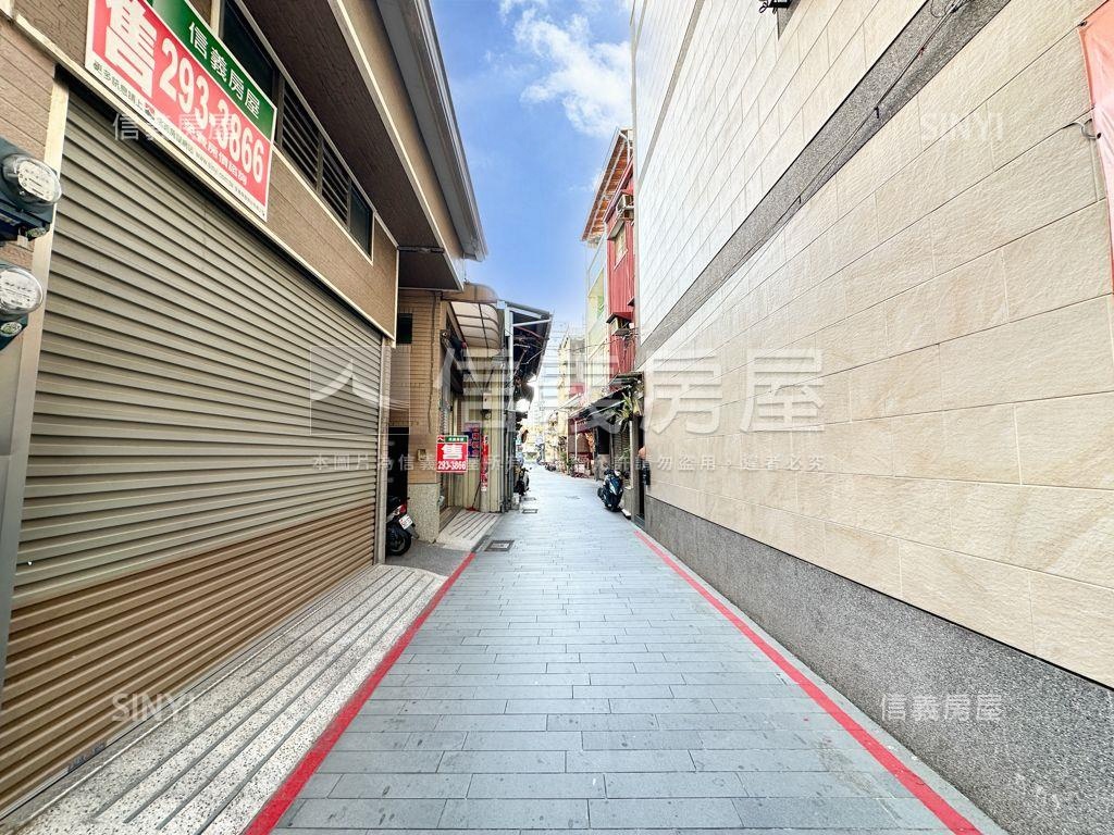 面寬約十米市場旁店住房屋室內格局與周邊環境