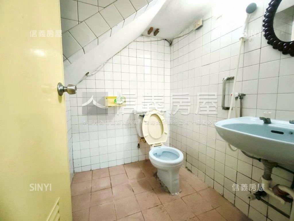 復旦中學溫馨透天方便停車房屋室內格局與周邊環境