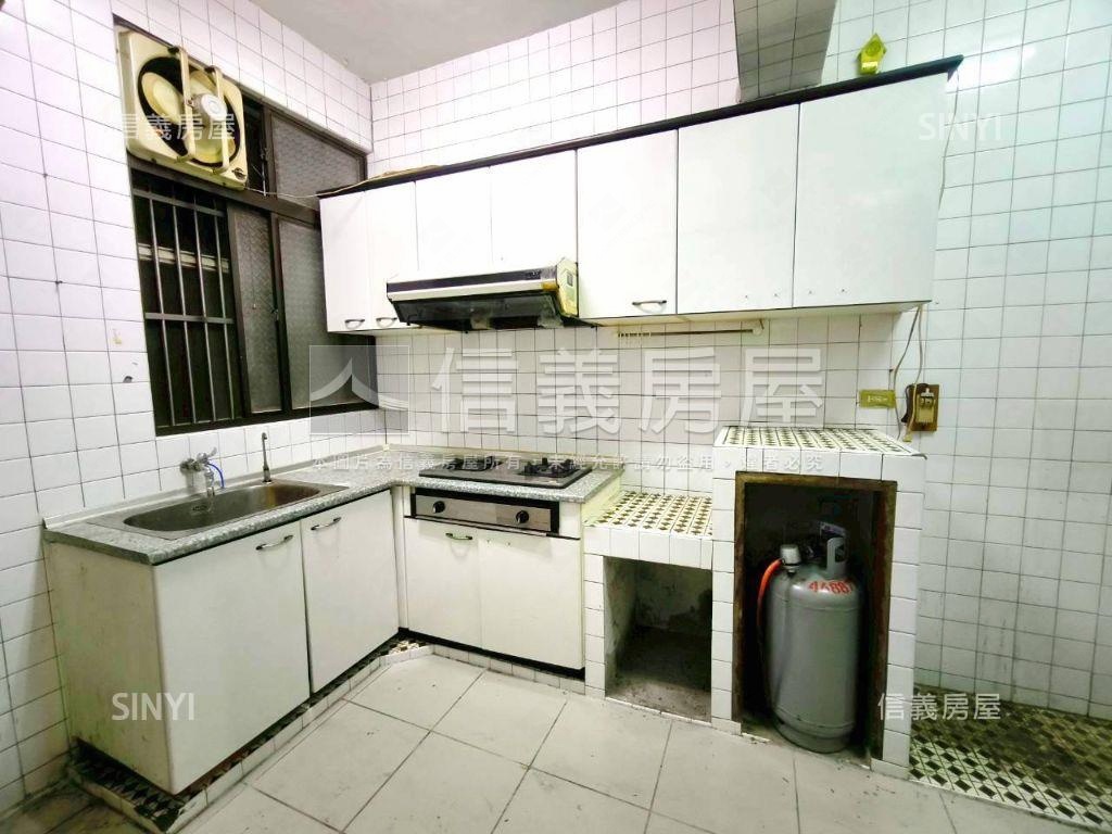 復旦中學溫馨透天方便停車房屋室內格局與周邊環境