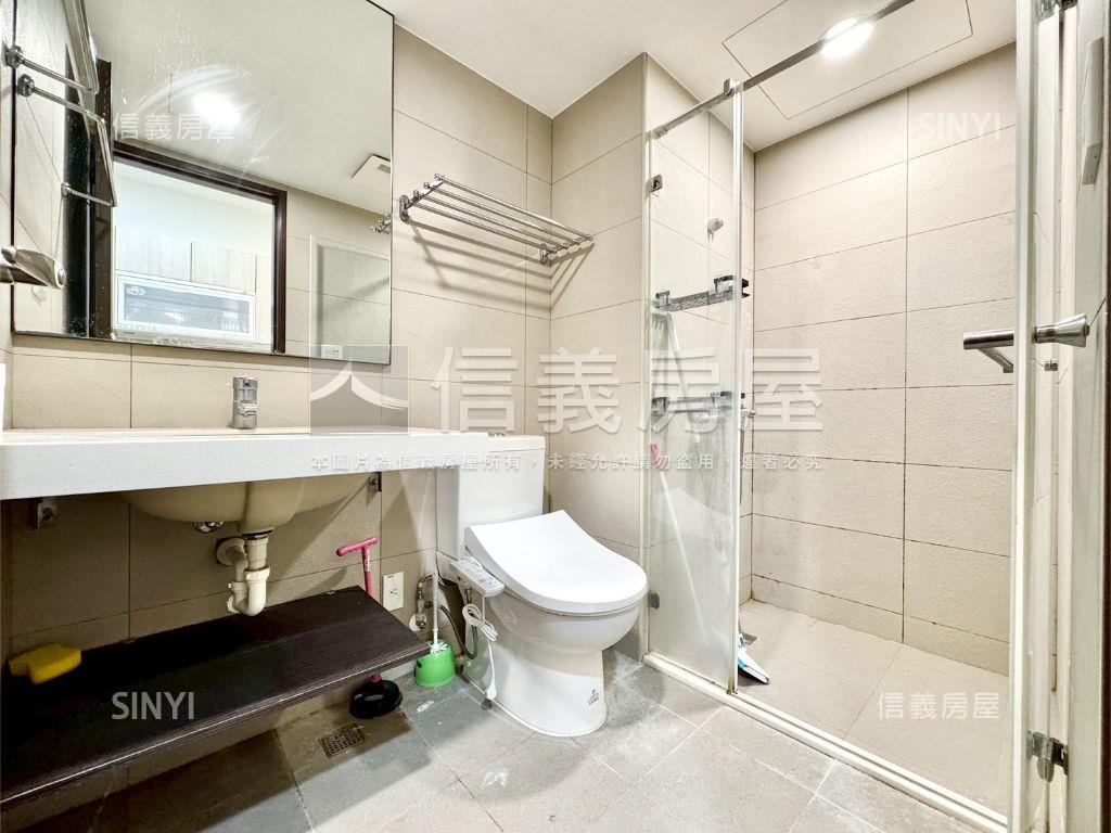 楠梓高科大輕屋齡高樓美宅房屋室內格局與周邊環境