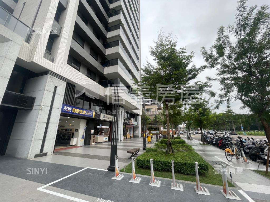 楠梓高科大輕屋齡高樓美宅房屋室內格局與周邊環境