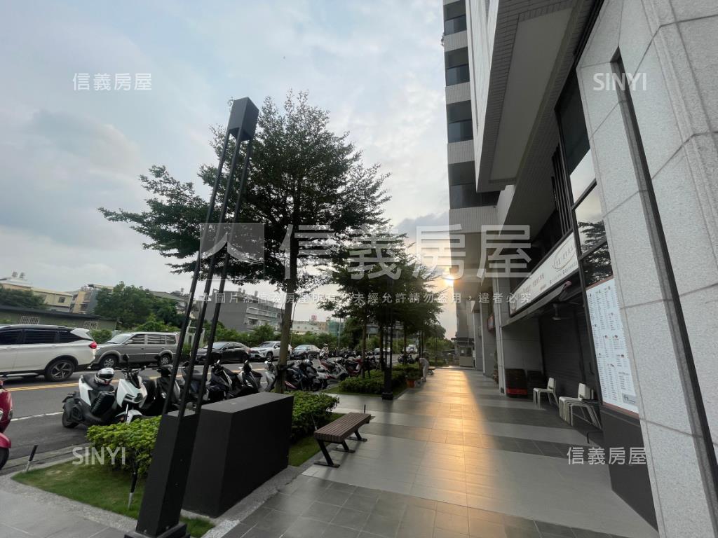 楠梓高科大輕屋齡高樓美宅房屋室內格局與周邊環境