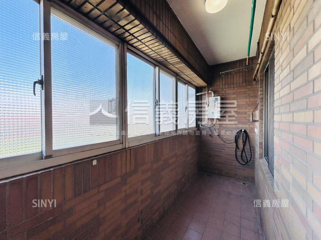 高樓層三房車位房屋室內格局與周邊環境