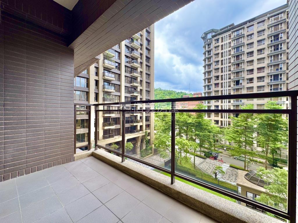 合康雲極樹梢景觀明亮三房房屋室內格局與周邊環境