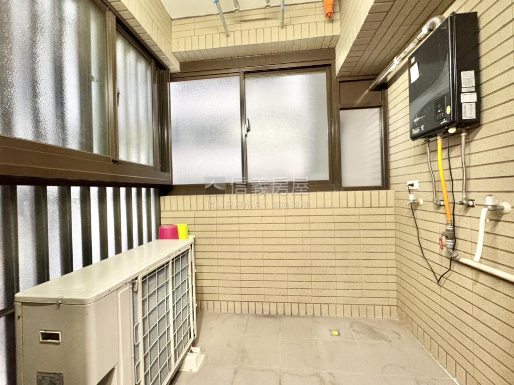 合康雲極樹梢景觀明亮三房房屋室內格局與周邊環境