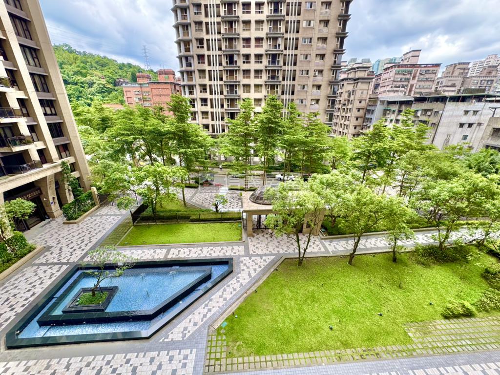 合康雲極樹梢景觀明亮三房房屋室內格局與周邊環境