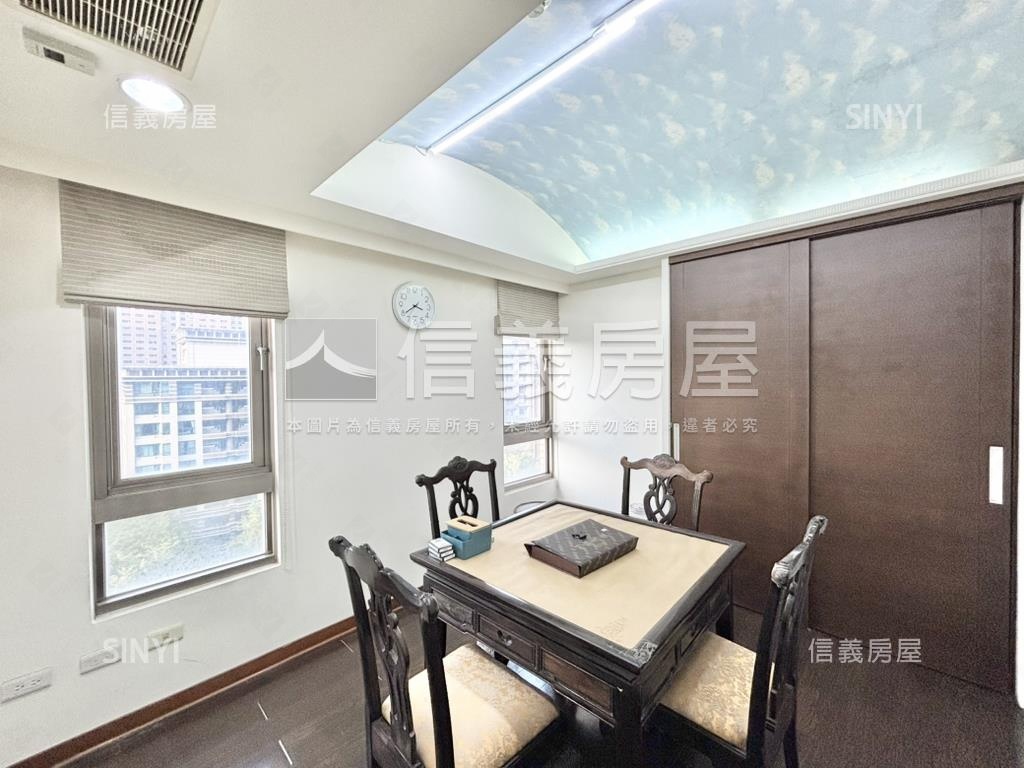 風呂。有景觀氣派美宅房屋室內格局與周邊環境