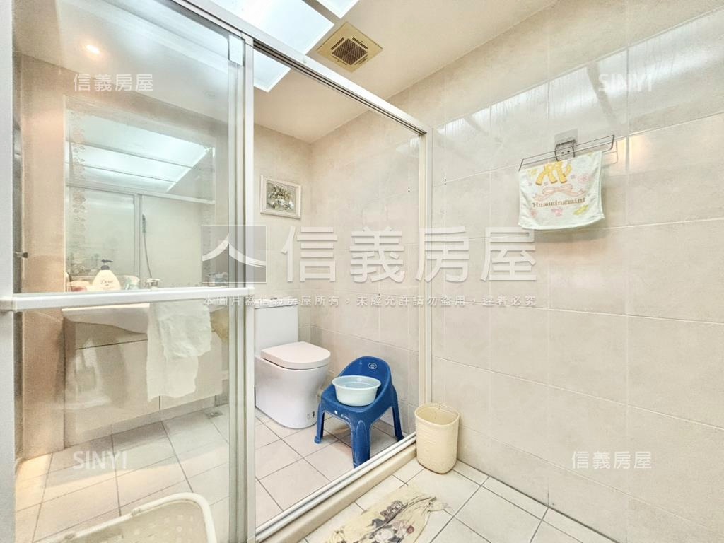 風呂。有景觀氣派美宅房屋室內格局與周邊環境